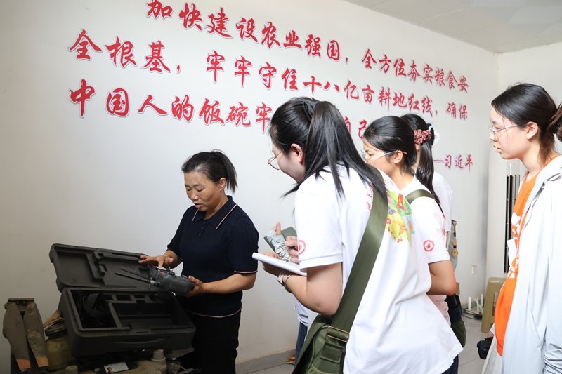 将“寻访优秀榜样