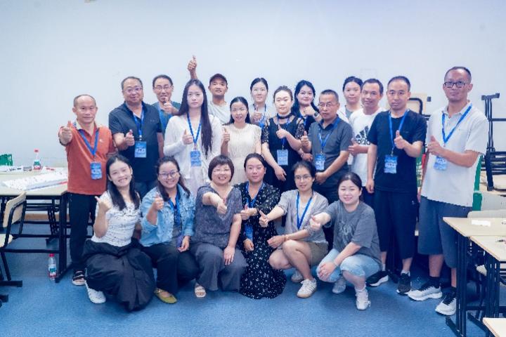宁夏六省市的语文学科骨干教师却无畏炙
